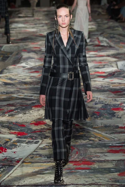 Look 7